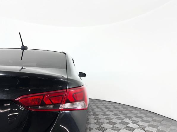 Hyundai Solaris II с пробегом 2017 года, цена 955 000 рублей, 211000 км, седан, Автокод Объявления