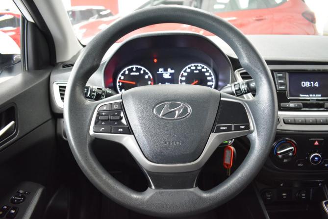 Hyundai Solaris II Рестайлинг с пробегом 2021 года, цена 1 589 000 рублей, 92000 км, седан, Автокод Объявления
