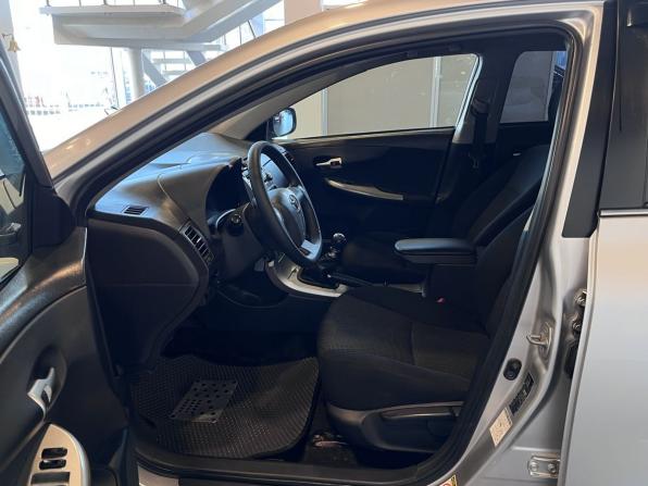 Toyota Corolla X (E140 E150) Рестайлинг с пробегом 2011 года, цена 680 000 рублей, 374920 км, седан, Автокод Объявления