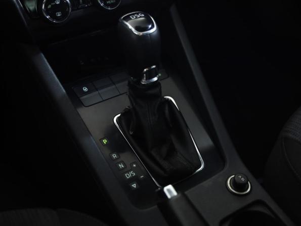 Skoda Octavia III (A7) Рестайлинг с пробегом 2018 года, цена 1 149 000 рублей, 339541 км, лифтбек, Автокод Объявления