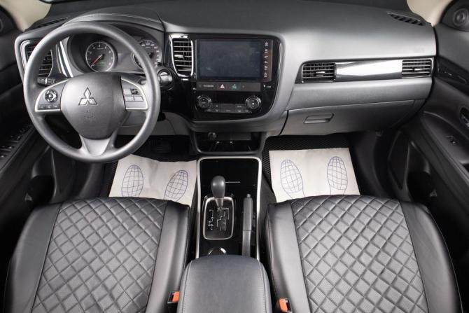 Mitsubishi Outlander III Рестайлинг 3 с пробегом 2022 года, цена 2 799 000 рублей, 32723 км, внедорожник, Автокод Объявления