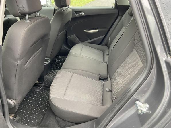 Opel Astra J с пробегом 2012 года, цена 898 000 рублей, 86125 км, универсал, Автокод Объявления
