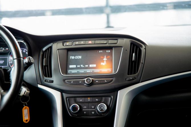 Opel Zafira C Рестайлинг с пробегом 2017 года, цена 2 050 000 рублей, 187418 км, минивэн, Автокод Объявления