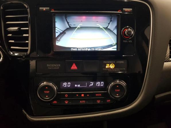 Mitsubishi Outlander III Рестайлинг 2 с пробегом 2015 года, цена 2 099 000 рублей, 57339 км, внедорожник, Автокод Объявления