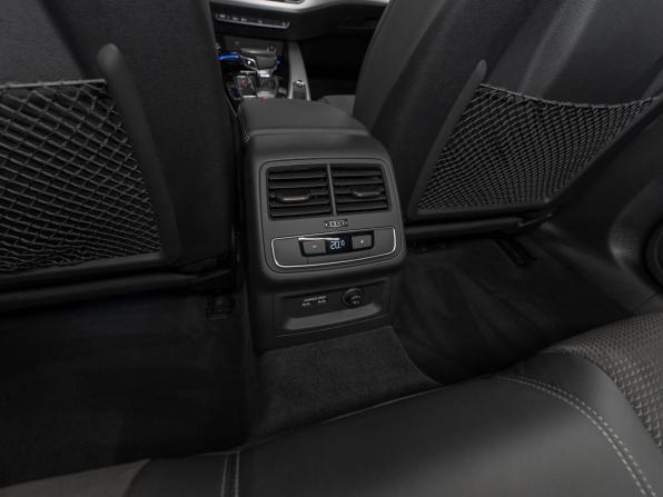 Audi A4 V (B9) Рестайлинг с пробегом 2021 года, цена 3 940 000 рублей, 87100 км, седан, Автокод Объявления