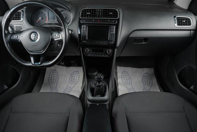 Volkswagen Polo V Рестайлинг с пробегом 2017 года, цена 1 369 000 рублей, 80000 км, седан, Автокод Объявления