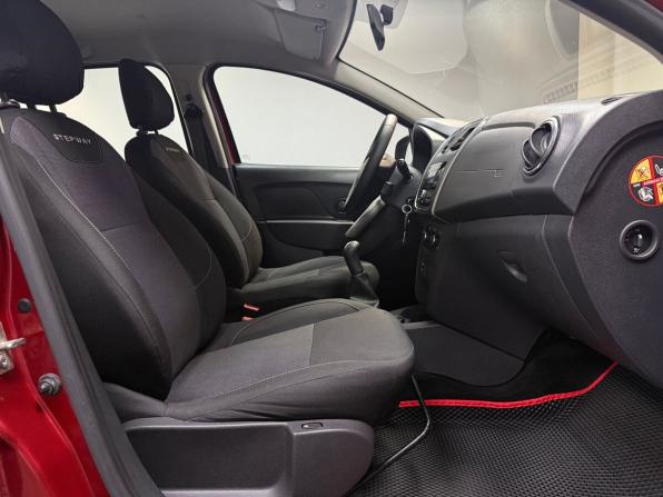 Renault Sandero II Рестайлинг с пробегом 2019 года, цена 1 275 000 рублей, 92175 км, хэтчбек, Автокод Объявления