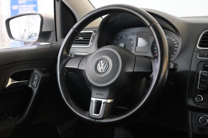Volkswagen Polo V с пробегом 2013 года, цена 919 000 рублей, 208000 км, седан, Автокод Объявления