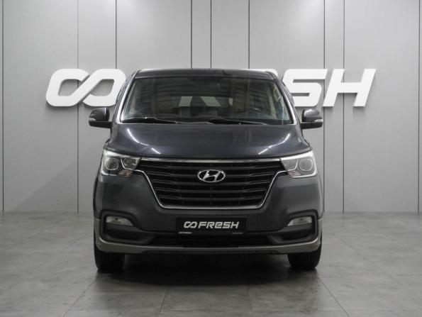 Hyundai H-1 II Рестайлинг 2 с пробегом 2021 года, цена 3 400 000 рублей, 129149 км, минивэн, Автокод Объявления