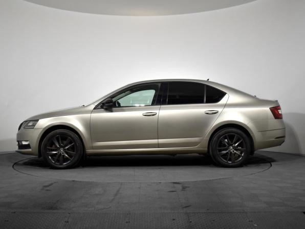 Skoda Octavia III (A7) Рестайлинг с пробегом 2018 года, цена 1 490 000 рублей, 198000 км, лифтбек, Автокод Объявления