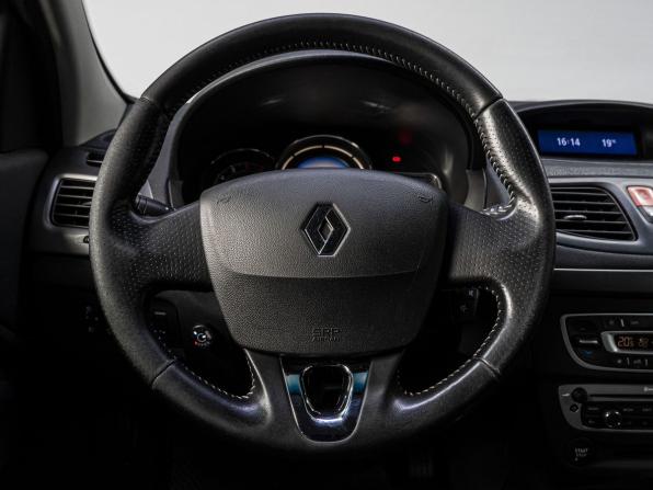 Renault Fluence I Рестайлинг с пробегом 2014 года, цена 680 000 рублей, 216622 км, седан, Автокод Объявления