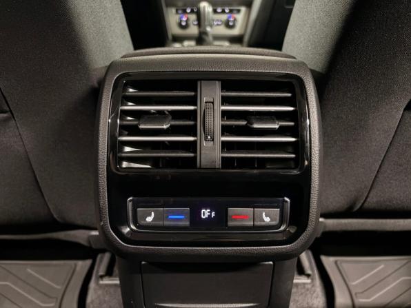 Volkswagen Passat B8 с пробегом 2017 года, цена 2 040 000 рублей, 84931 км, седан, Автокод Объявления