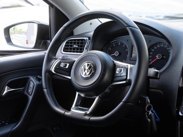 Volkswagen Polo V Рестайлинг с пробегом 2017 года, цена 1 239 000 рублей, 148200 км, седан, Автокод Объявления