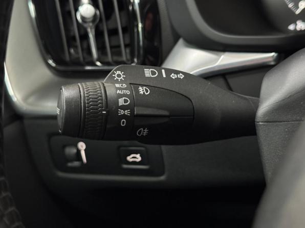 Volvo XC60 II с пробегом 2021 года, цена 3 549 000 рублей, 134250 км, внедорожник, Автокод Объявления