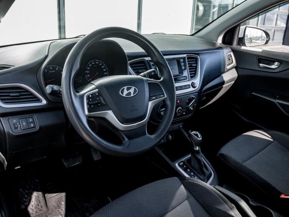 Hyundai Solaris II с пробегом 2017 года, цена 920 000 рублей, 94308 км, седан, Автокод Объявления
