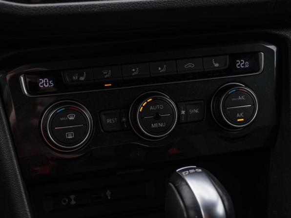 Volkswagen Tiguan II с пробегом 2018 года, цена 2 298 000 рублей, 170000 км, внедорожник, Автокод Объявления