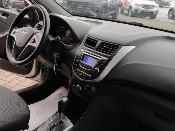 Hyundai Solaris I с пробегом 2013 года, цена 879 000 рублей, 132639 км, седан, Автокод Объявления