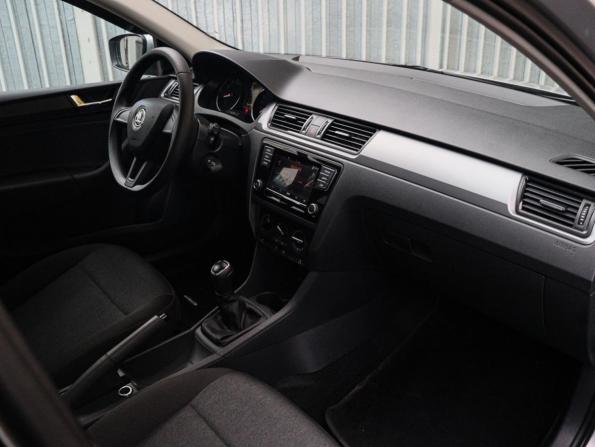 Skoda Rapid I Рестайлинг с пробегом 2019 года, цена 1 350 000 рублей, 45136 км, лифтбек, Автокод Объявления