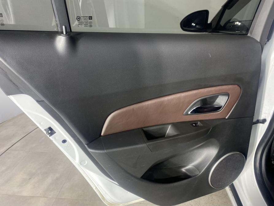 Chevrolet Cruze I Рестайлинг Санкт-Петербург  - изображение 16