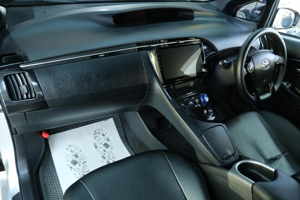 Toyota Prius III Рестайлинг (XW30) Омск  - изображение 18