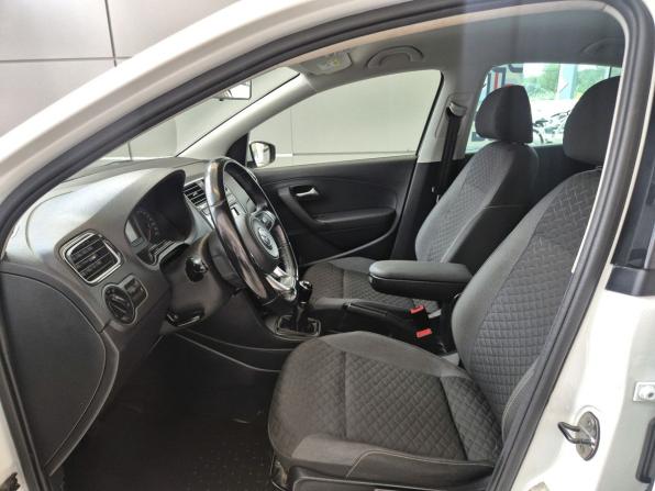 Volkswagen Polo V Рестайлинг с пробегом 2019 года, цена 1 249 000 рублей, 124886 км, седан, Автокод Объявления