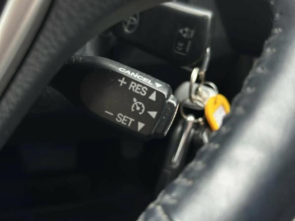 Toyota RAV4 IV (XA40) Рестайлинг с пробегом 2017 года, цена 2 699 000 рублей, 50000 км, внедорожник, Автокод Объявления
