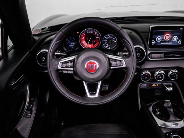 Fiat 124 Spider I с пробегом 2017 года, цена 3 118 500 рублей, 63965 км, родстер, Автокод Объявления