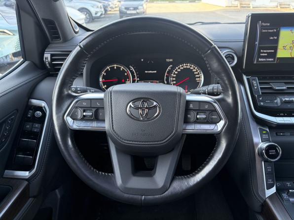 Toyota Land Cruiser 300 Series с пробегом 2022 года, цена 11 400 000 рублей, 51000 км, внедорожник, Автокод Объявления