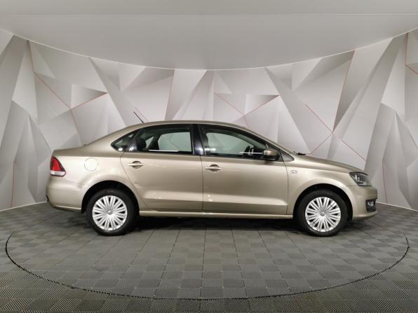 Volkswagen Polo V Рестайлинг с пробегом 2016 года, цена 935 150 рублей, 105354 км, седан, Автокод Объявления