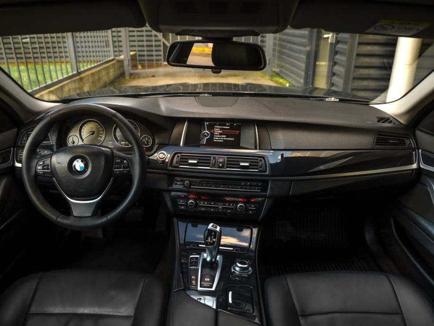 BMW 5 серии VI (F10/F11/F07) Рестайлинг Санкт-Петербург  - изображение 12