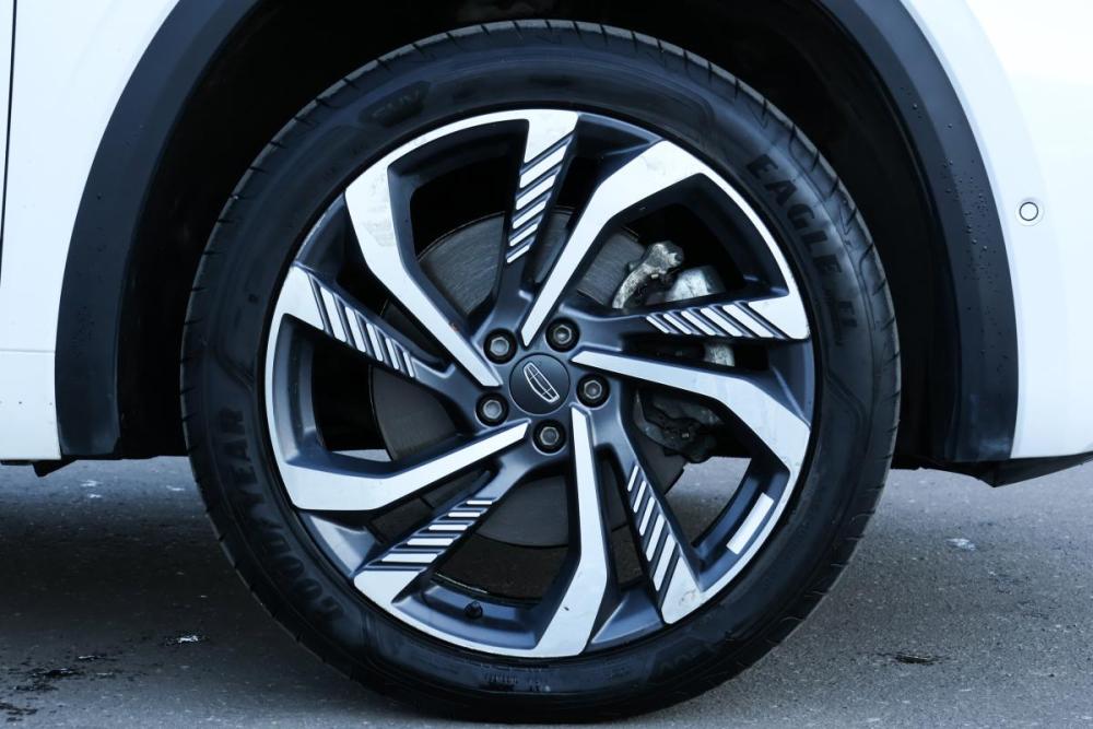 Geely Monjaro I Москва  - изображение 27