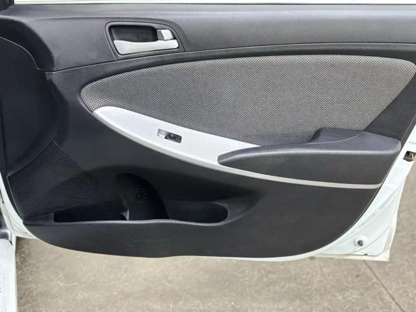 Hyundai Solaris I с пробегом 2012 года, цена 659 000 рублей, 173524 км, седан, Автокод Объявления
