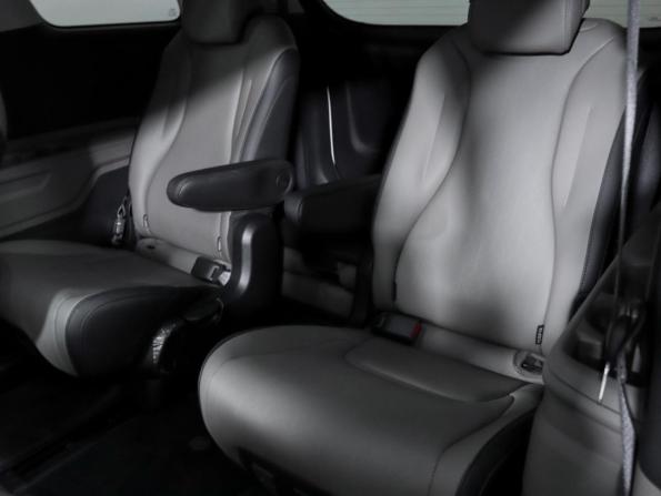 Kia Carnival IV Рестайлинг с пробегом 2024 года, цена 5 395 500 рублей, 20996 км, минивэн, Автокод Объявления