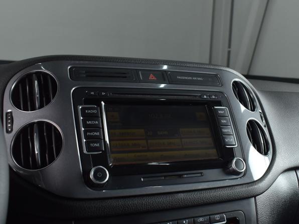 Volkswagen Tiguan I Рестайлинг с пробегом 2011 года, цена 1 299 995 рублей, 198303 км, внедорожник, Автокод Объявления