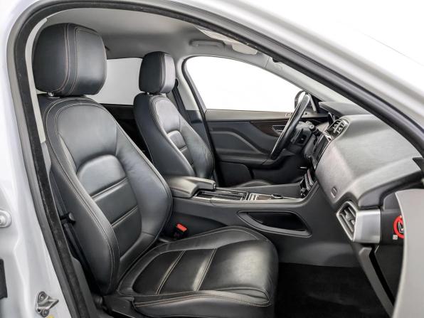 Jaguar F-Pace I с пробегом 2016 года, цена 2 295 000 рублей, 128810 км, внедорожник, Автокод Объявления