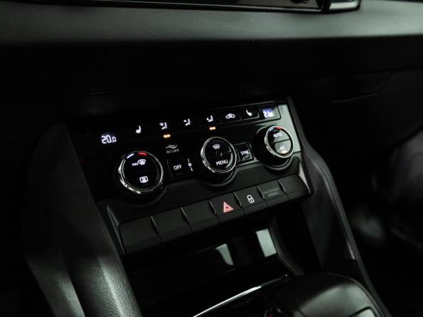 Skoda Karoq I с пробегом 2021 года, цена 2 035 700 рублей, 75000 км, внедорожник, Автокод Объявления