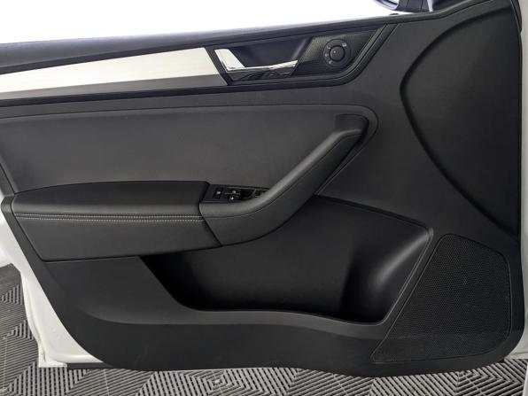 Skoda Rapid I Рестайлинг с пробегом 2019 года, цена 1 430 000 рублей, 50978 км, лифтбек, Автокод Объявления