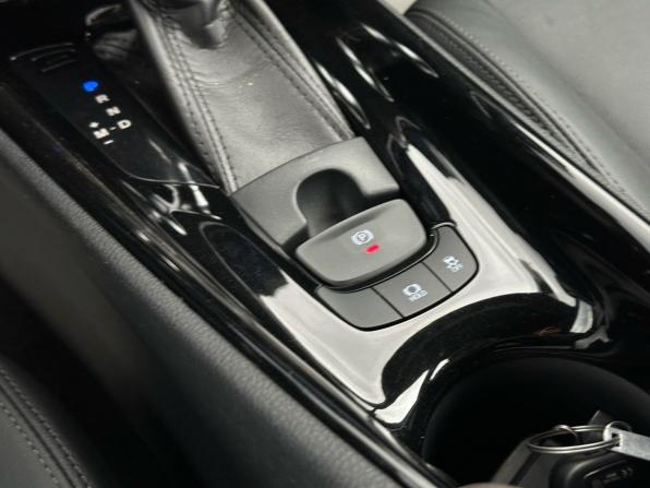 Toyota C-HR I с пробегом 2018 года, цена 2 540 000 рублей, 97340 км, внедорожник, Автокод Объявления