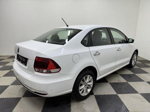 Volkswagen Polo V Рестайлинг с пробегом 2015 года, цена 890 000 рублей, 94782 км, седан, Автокод Объявления