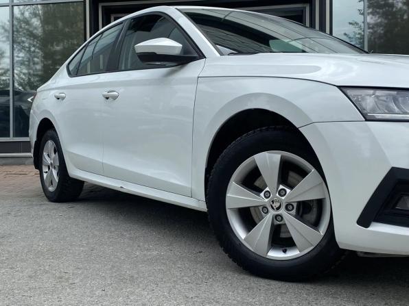 Skoda Octavia IV (A8) с пробегом 2021 года, цена 2 099 000 рублей, 75173 км, лифтбек, Автокод Объявления