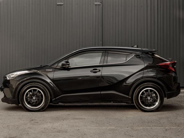 Toyota C-HR I с пробегом 2018 года, цена 2 315 000 рублей, 89403 км, внедорожник, Автокод Объявления