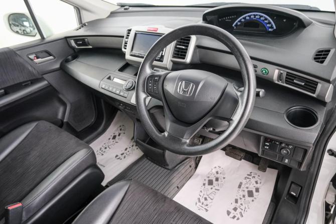 Honda Freed I Рестайлинг с пробегом 2014 года, цена 1 299 000 рублей, 92000 км, компактвэн, Автокод Объявления