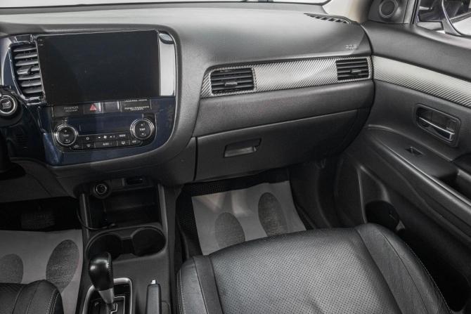 Mitsubishi Outlander III с пробегом 2013 года, цена 1 689 000 рублей, 198000 км, внедорожник, Автокод Объявления