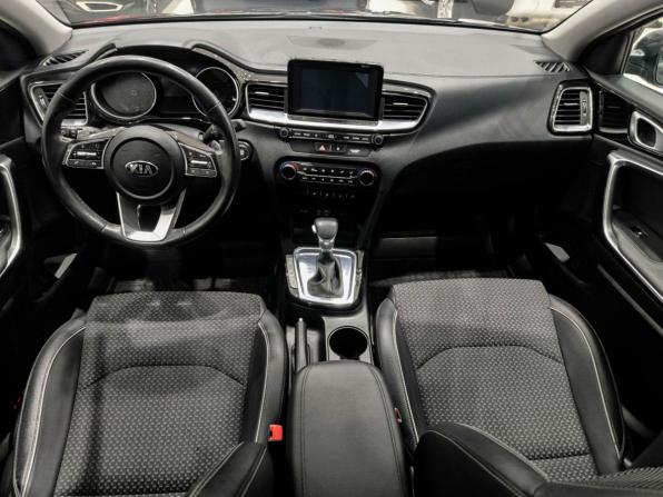 Kia Ceed III с пробегом 2019 года, цена 1 950 000 рублей, 56701 км, универсал, Автокод Объявления