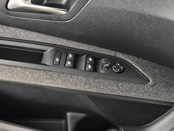 Peugeot 3008 II с пробегом 2017 года, цена 1 479 000 рублей, 123442 км, внедорожник, Автокод Объявления