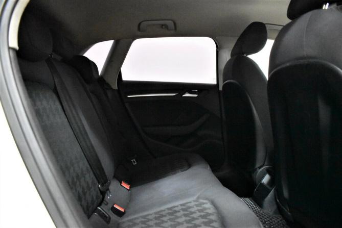 Audi A3 III (8V) с пробегом 2013 года, цена 1 000 000 рублей, 223939 км, хэтчбек, Автокод Объявления