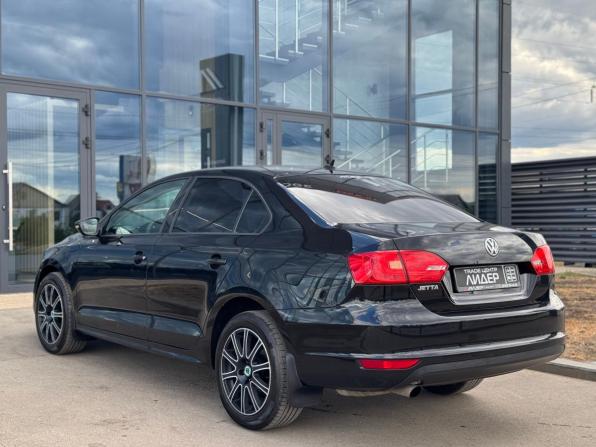 Volkswagen Jetta VI Рестайлинг с пробегом 2014 года, цена 930 000 рублей, 236600 км, седан, Автокод Объявления