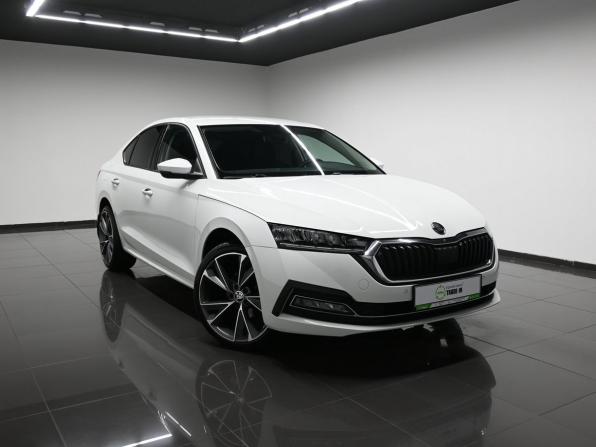 Skoda Octavia IV (A8) с пробегом 2020 года, цена 2 445 000 рублей, 122057 км, лифтбек, Автокод Объявления