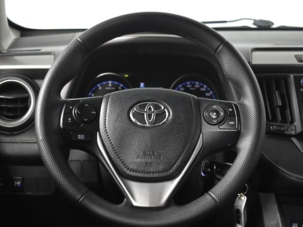 Toyota RAV4 IV (XA40) Рестайлинг с пробегом 2017 года, цена 1 784 900 рублей, 267738 км, внедорожник, Автокод Объявления