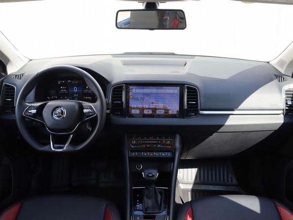 Skoda Karoq I Рестайлинг с пробегом 2024 года, цена 2 780 000 рублей, 3689 км, внедорожник, Автокод Объявления